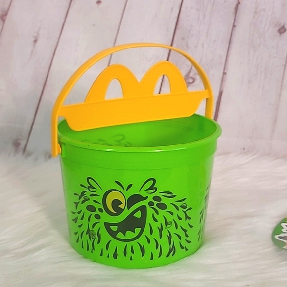 🆕️2024 Limited Edition McDonald's Boo Bucket Green Monster Plastic Collectible - Picture 8 of 10